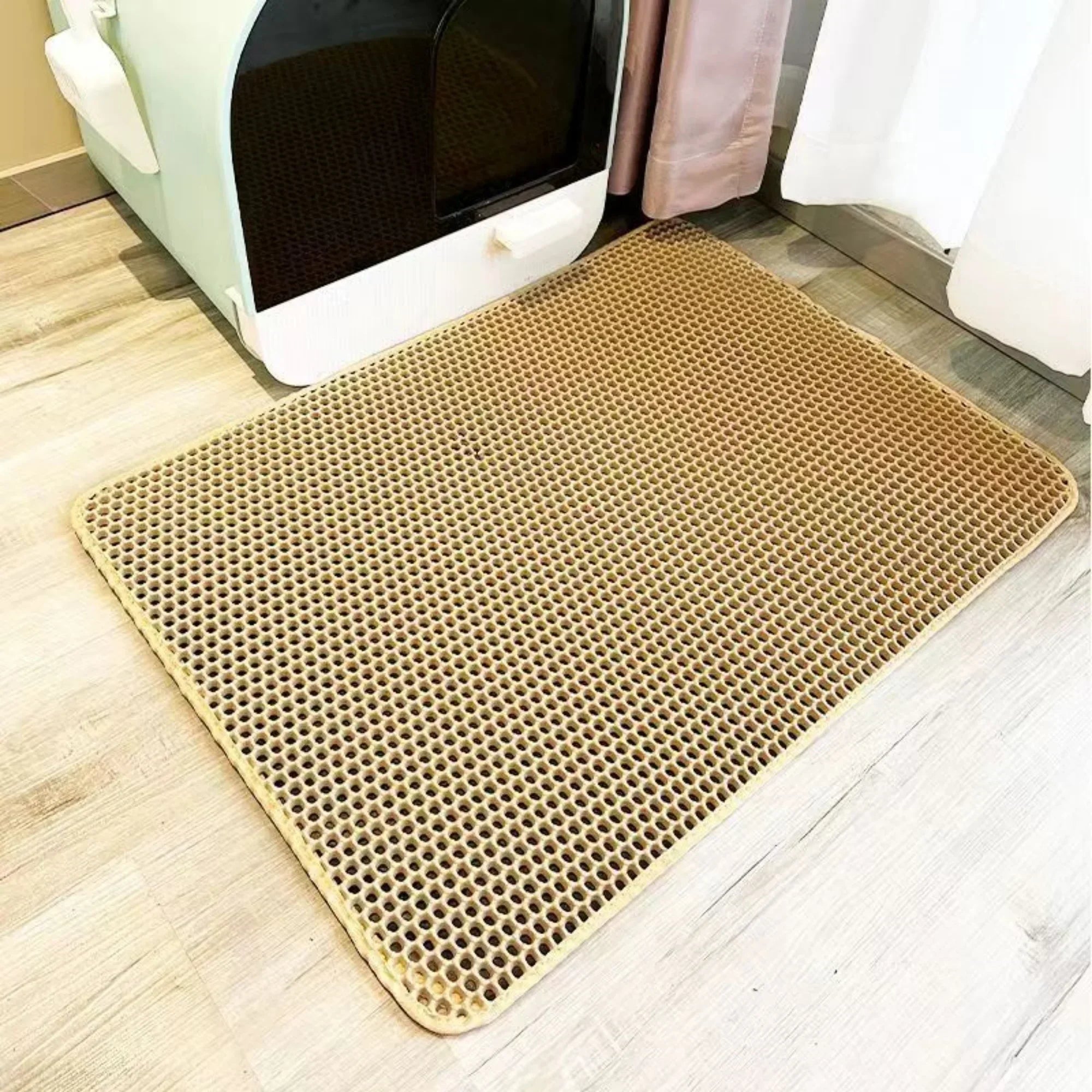Waterproof Litter Mat for Easy Cleanup and Less Tracking